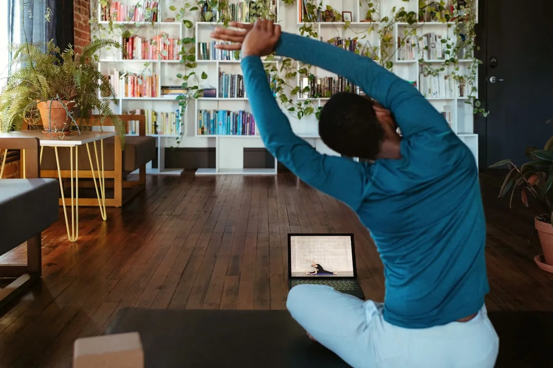5-Minute Boardroom Resets: Desk‑Friendly Somatic Protocols That Restore Executive Capacity